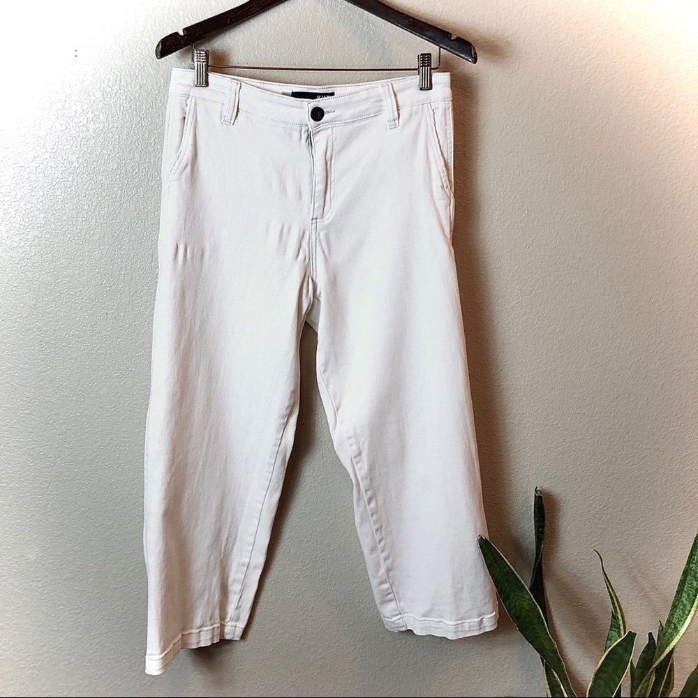 Kut From The Kloth || Charlotte Crop Capris Pants - Picture 2 of 10